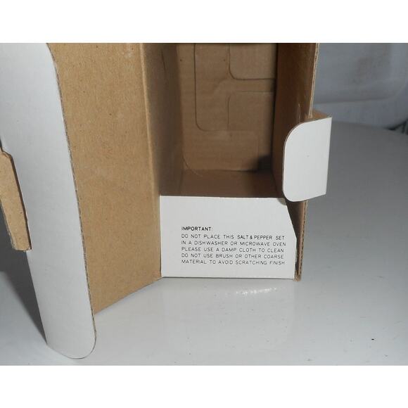 Vintage Ceramic Tweety Bird Sylvester Salt Pepper Shaker Set 1993 Looney Tunes - Picture 7 of 9